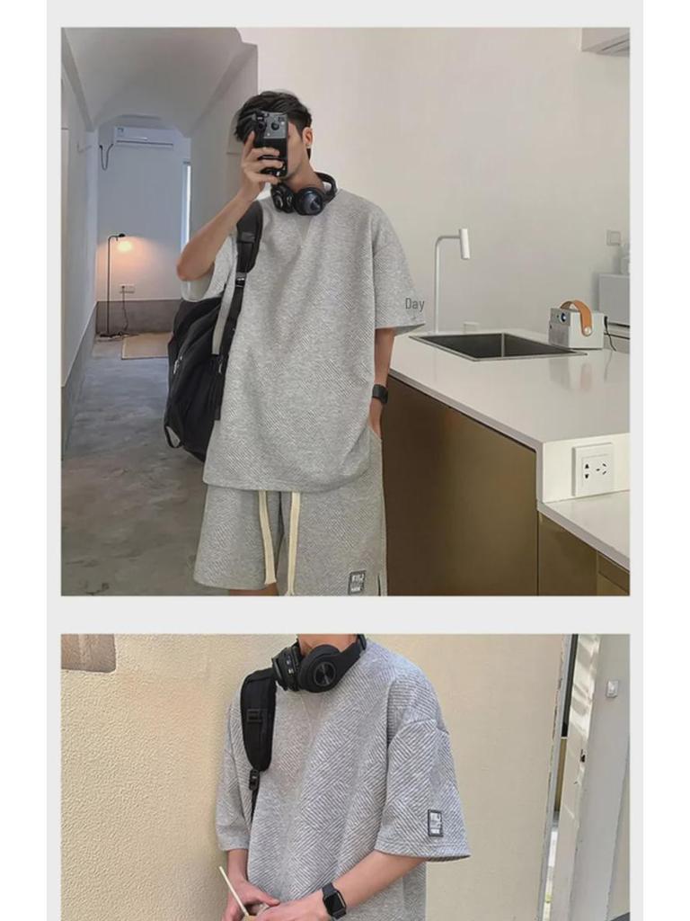 Hong Kong Style Waffle Men's Short-Sleeved Sports Casual Set: Loose T-Shirt and Trendy Shorts 2023.