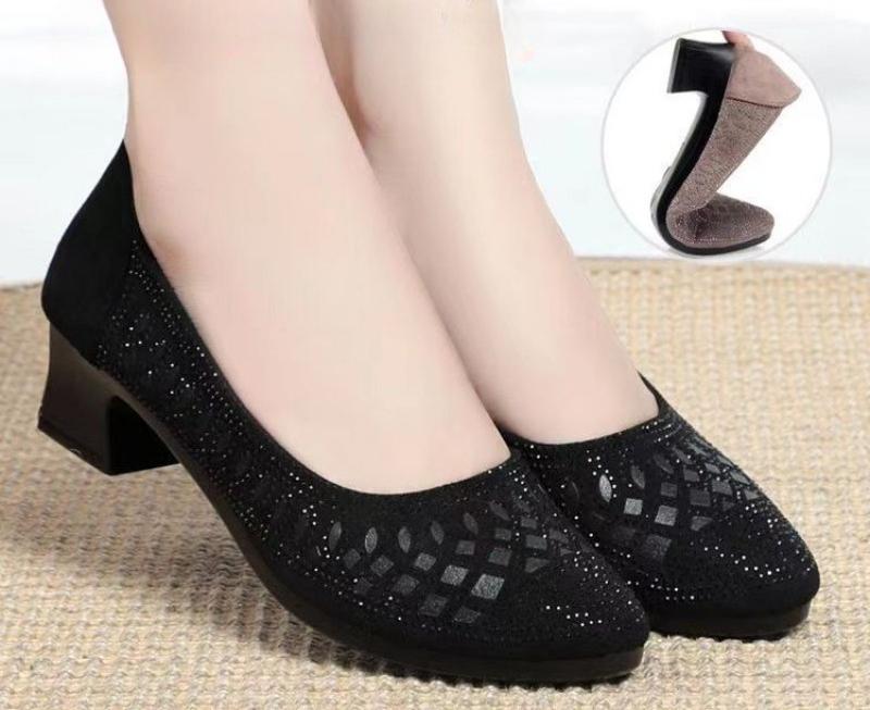 

Ladies summer high heels hollow bottom casual breathable soft bottom shoes 40 чорний
