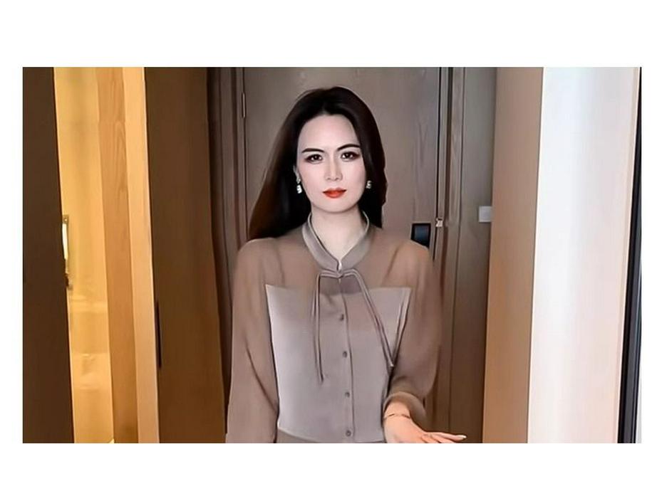 2025 Summer Women's Chic Two-Piece: Frog Button Shirt & Wide-Leg Pants