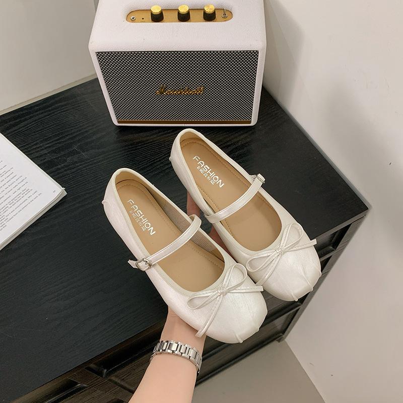 Summer versatile single shoe strap Korean version Mary Jane small leather shoes women's pleated square head new flat one-word bow 2025