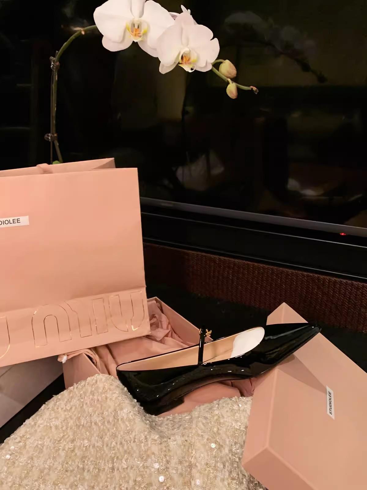 

Sheepskin~ Grape mother temperament versatile pointed shoes, thin word with shallow mouth Mary Jane shoes women s flat shoes 40