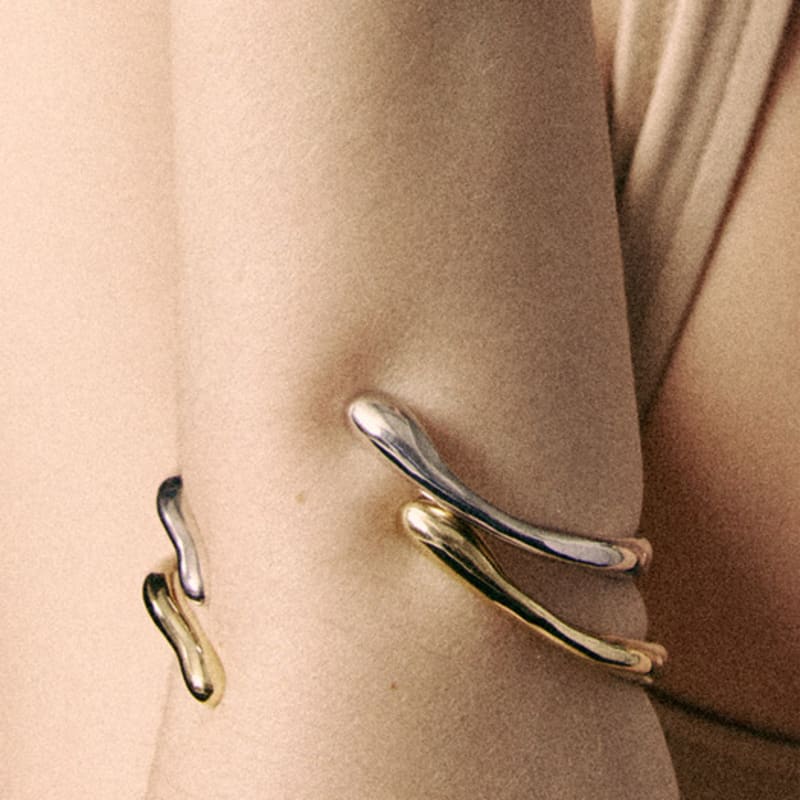 

ARCHIVE SCENE The Duality of Love_01BR Gold