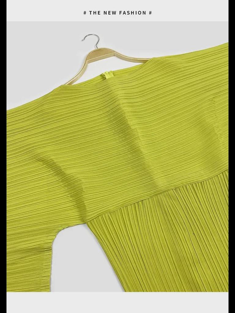 Women's Solid Color V-Neck Loose Pleated Mid-Length Dress for Spring 2025