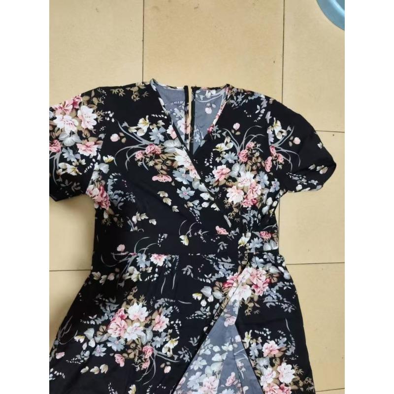 Women's Long Oversized Printed Floor-length Dress with A Slit At The Hem