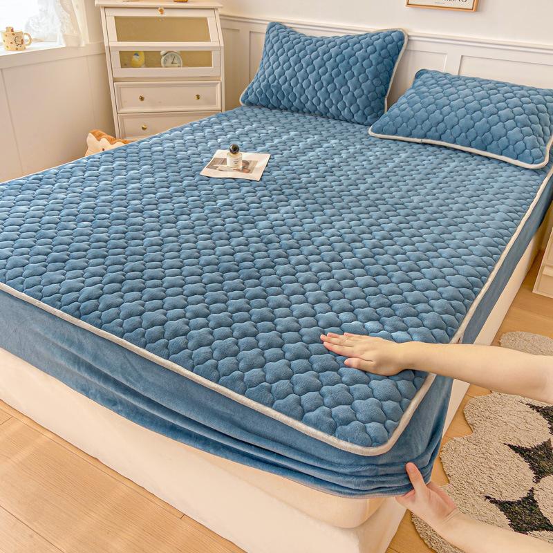 Thickened Milk Fleece Laminated Cotton Bed Hat Three-piece Household Mattress Non-slip Bed Cover Simmons All-package Protection Cover