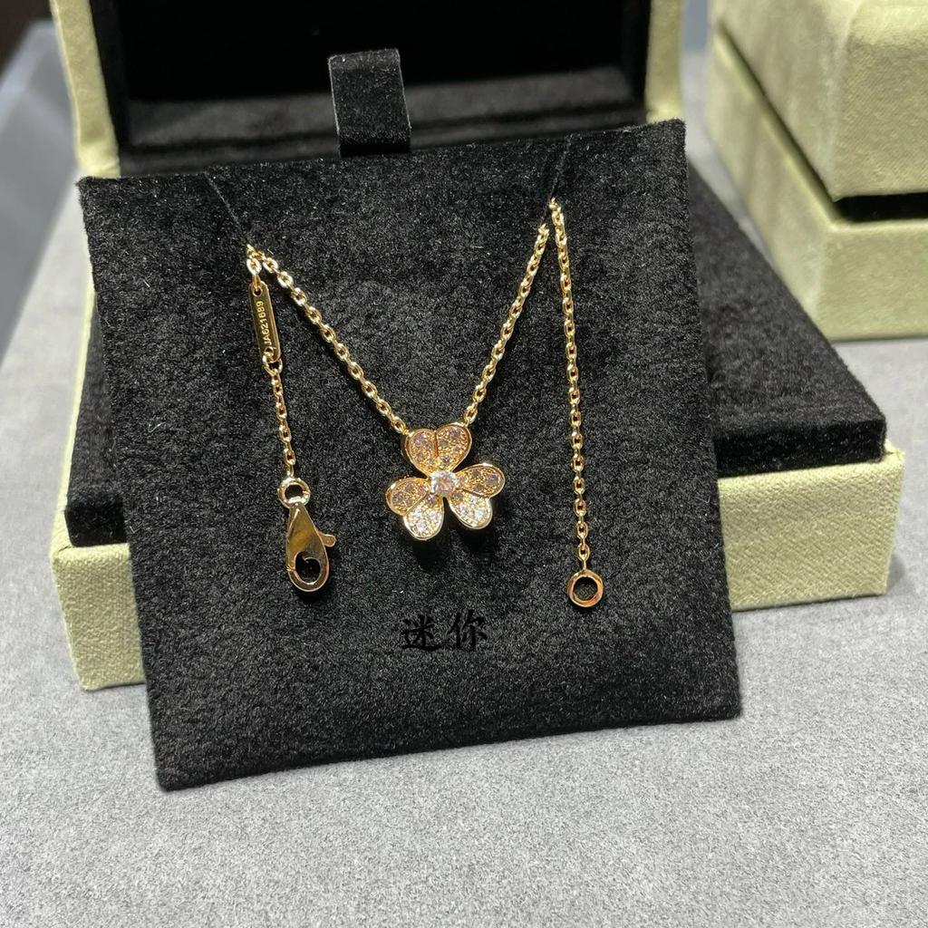 New Hot Brand Vintage Diamond Necklace For Women Luxury Jewelry Mini Flowers Designer Pendant Pure 925 Silver Chain Necklaces