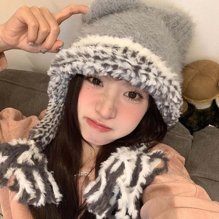 Autumn and Winter Contrasting Colors, Burrs, Ear Protectors, Hats, Warm Braids, Casual Pullovers, Cat Ears Show Face, Small Knitted Hats, Women