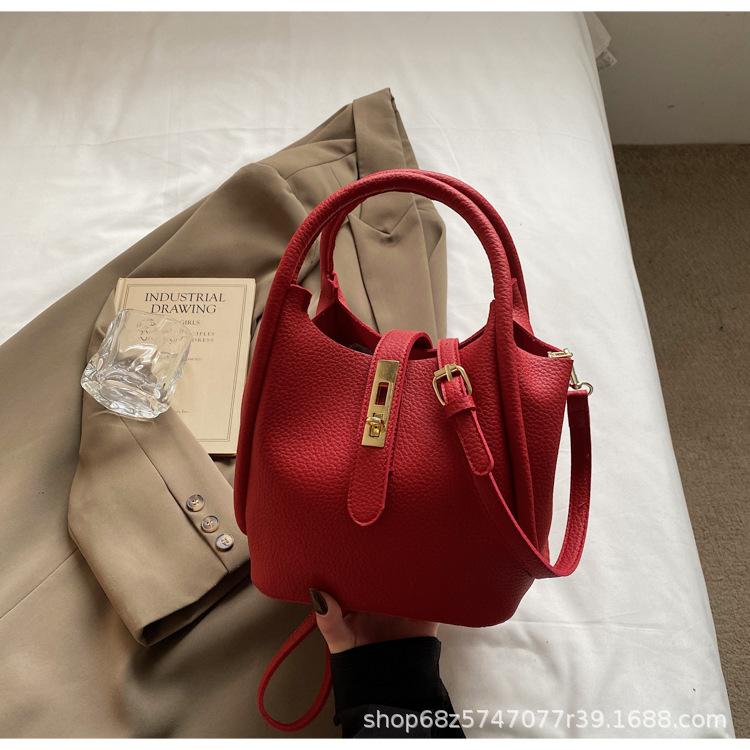 Premium sense bag women 2025 new retro shoulder bag temperament shoulder crossbody mother bucket bag hand bag women