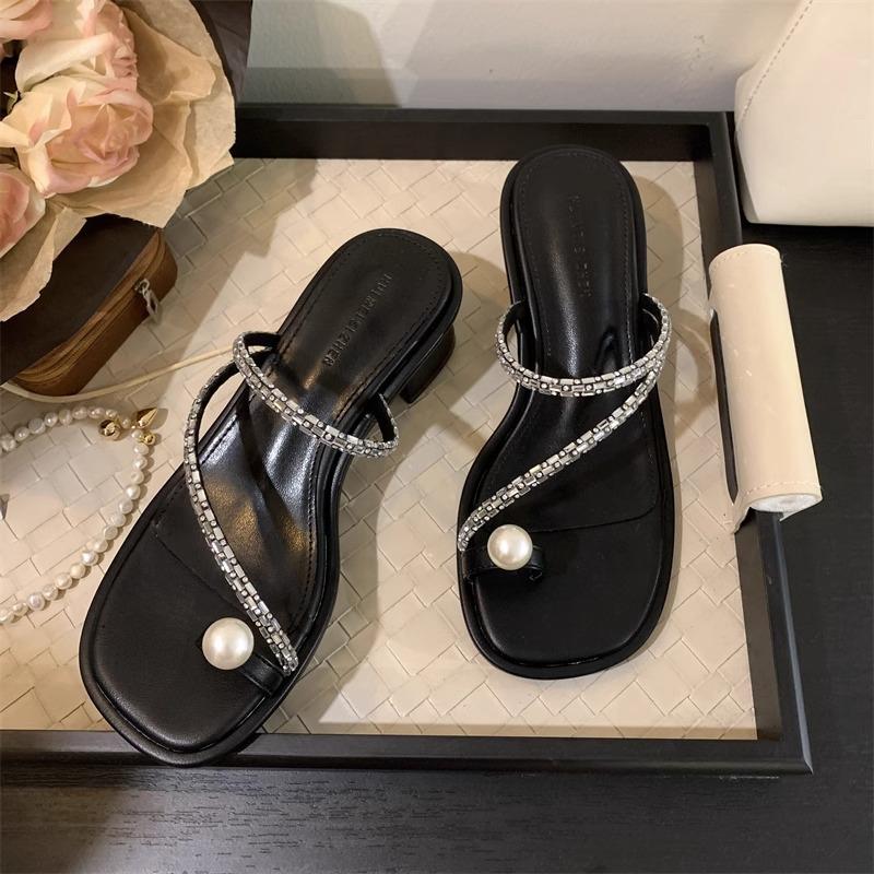Fairy style temperament thick heel set toe pearl cool slippers female outer wear 2025 summer rhinestone medium heel Roman toe French