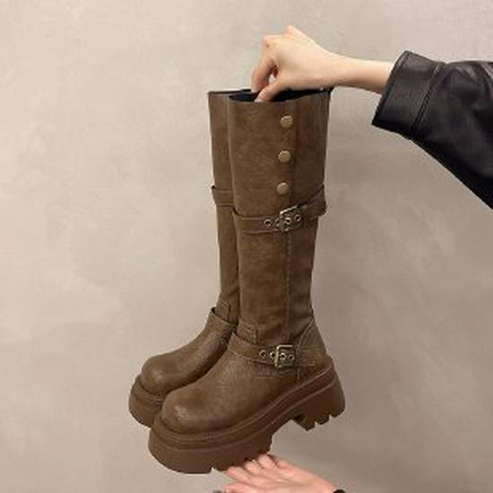 

«Корейские женские ботинки на толстой подошве с кожаными рукавами и металлической пряжкой — must-have сезона осень/зима 2024 года» 37 хаки