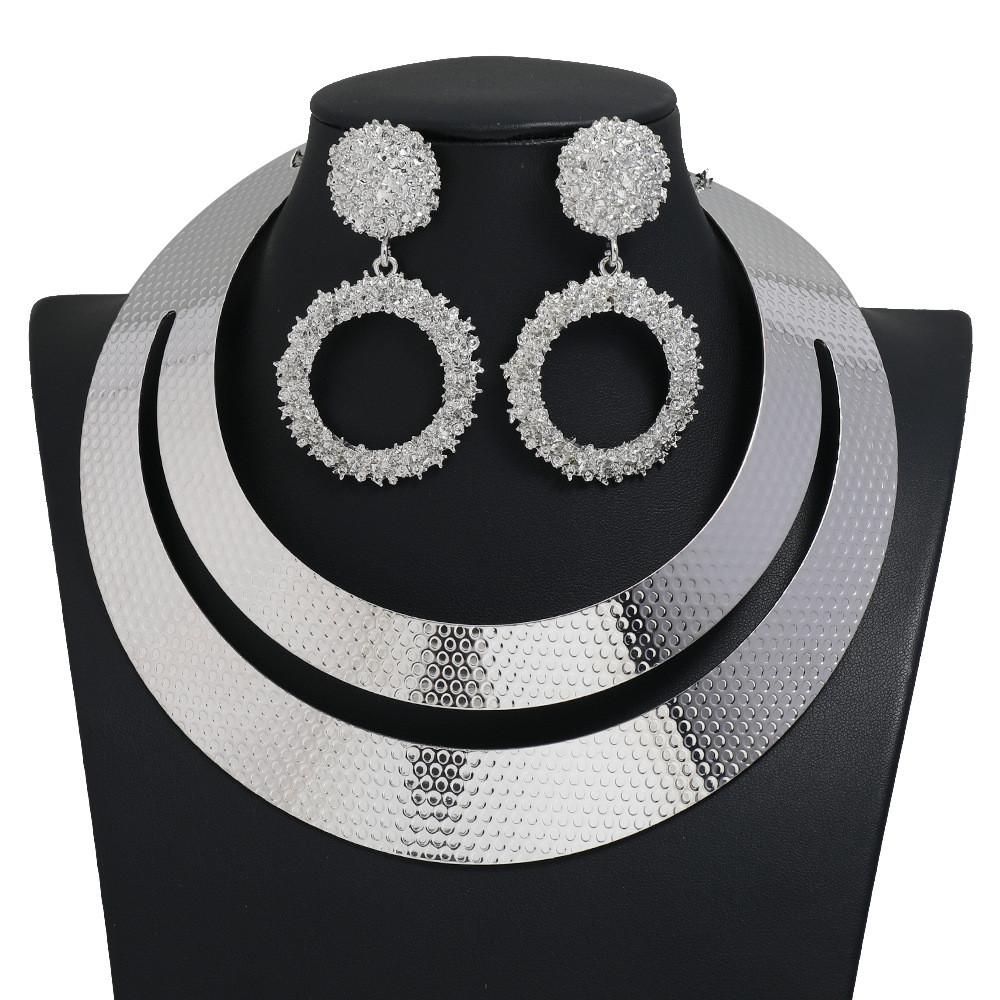 Metallic Geometric Necklace And Earring Set With Snake Chain For Boho Fashion Enthusiasts
