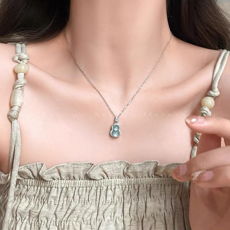 Dongju sweet cool wind~ love zircon necklace women's summer light luxury niche design sense collarbone chain Spice girl accessories