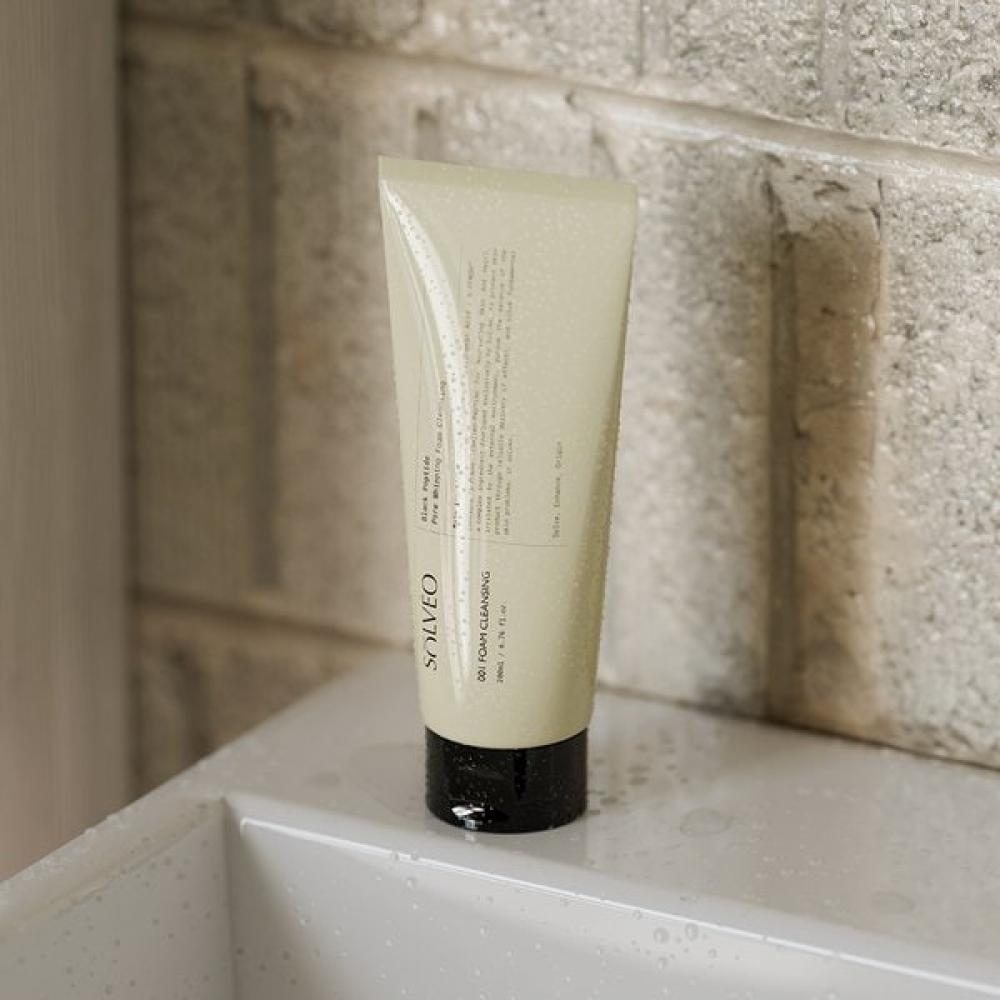 Black Peptide Pore Whipping Cleansing Foam 200ml Hypoallergenic To Skin