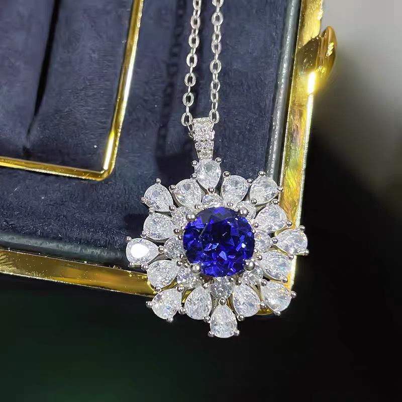 European & American Sunflower Zirconia Necklace for Women - Versatile Tanzanite Sapphire Clavicle Pendant