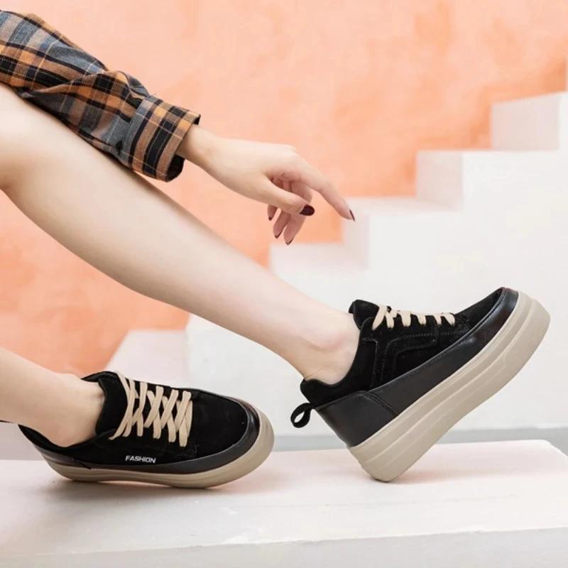 Mode 8 cm Echtes Leder Kuh Wildleder Plattform Keil Frauen Mode Chunky Turnschuhe Frühling Herbst Casual Frauen Versteckte Heels Schuhe