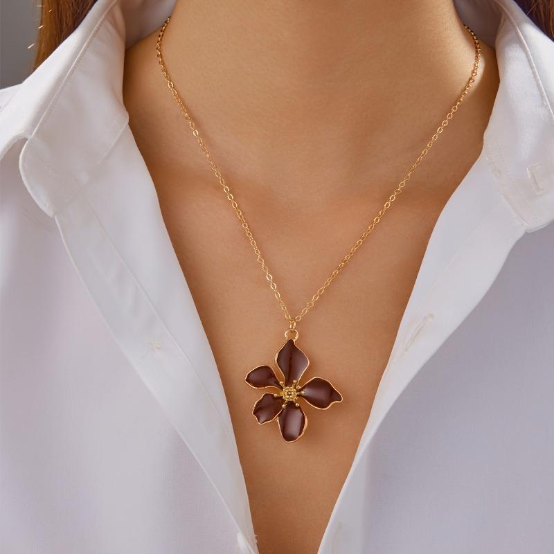 Elegant Able Flower Pendant Necklace, White Enamel Petals Multifunctional Accessory for Women's Casual Formal Occasions