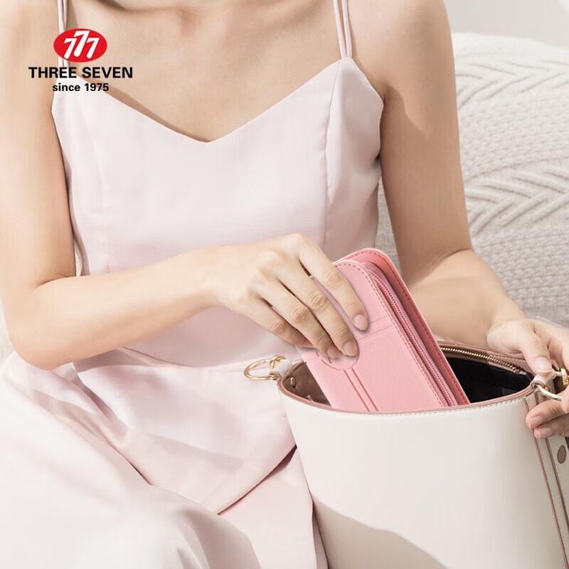 THREE SEVEN TSG-1528 8-Piece Manicure Set