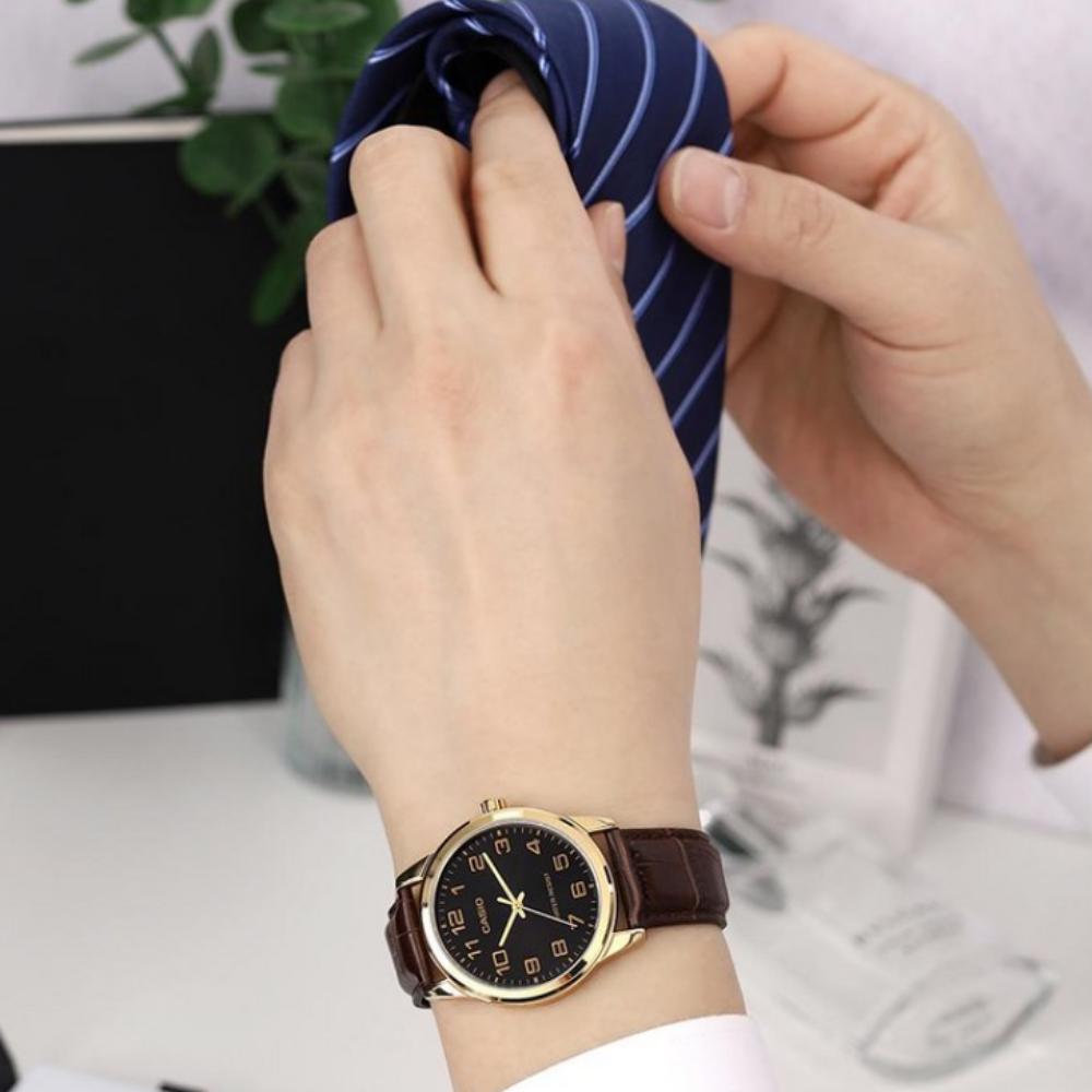Casio's Convenient Daily Slim Simple Men's Watch