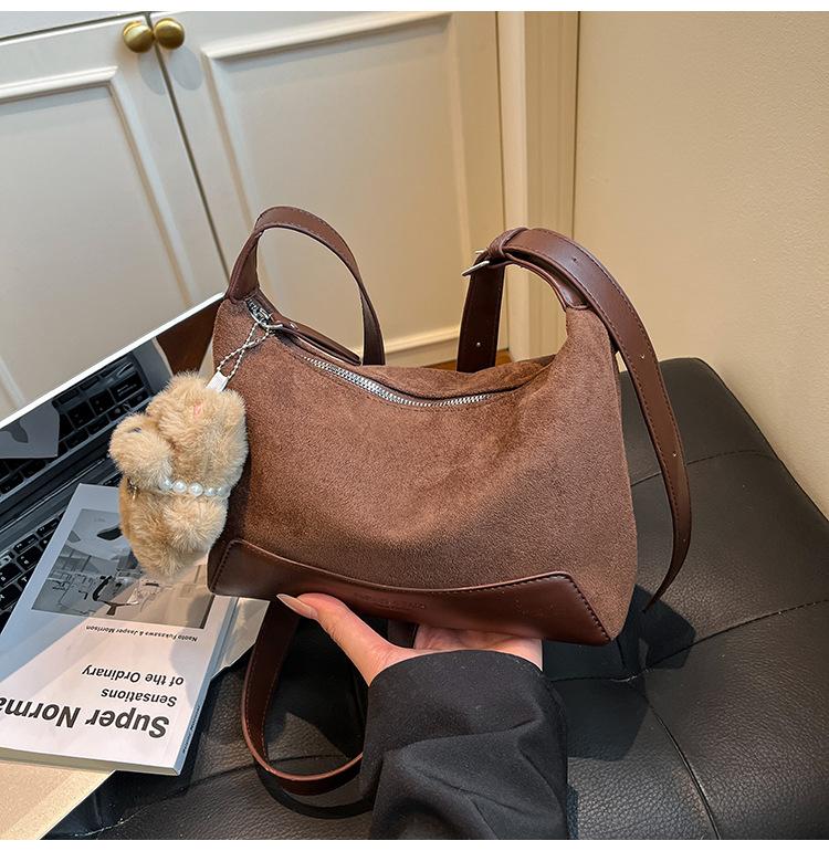 

Versatile ins leopard print small bag women s 2025 new autumn and winter fashion matte dumpling bag foreign retro messenger bag