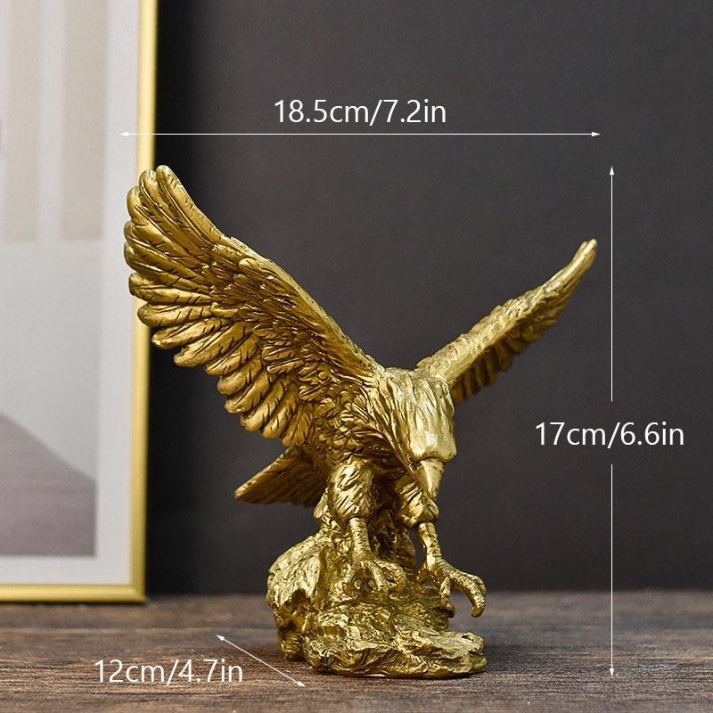 Eagle Resin Golden Eagle Statue Art Animal Model Collection Ornaments Wine Cabinet for Home Office Desktop Feng Shui Decor Gifts