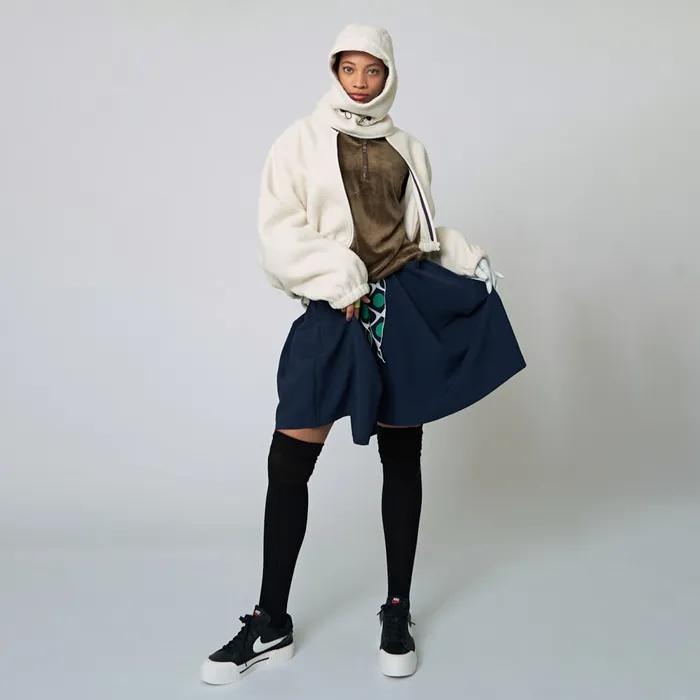 AW22AS01 Sheer High Knee Socks_Black