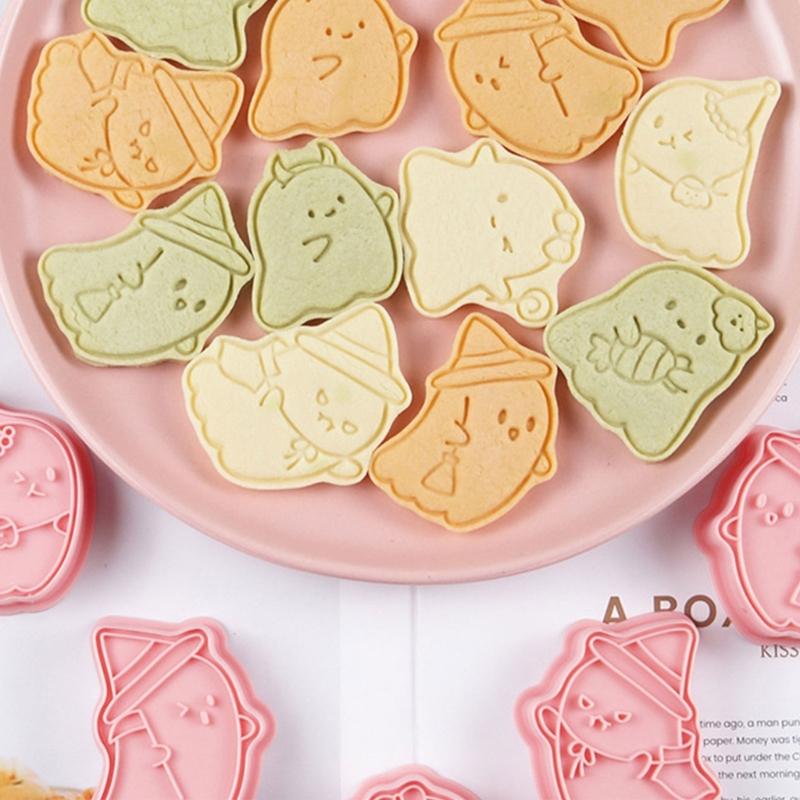 8Pieces Cookie Molds Halloween Biscuit Cutter Ghostly Shape Cookie Molds Baking Tool Suitable for Familys Gatherings