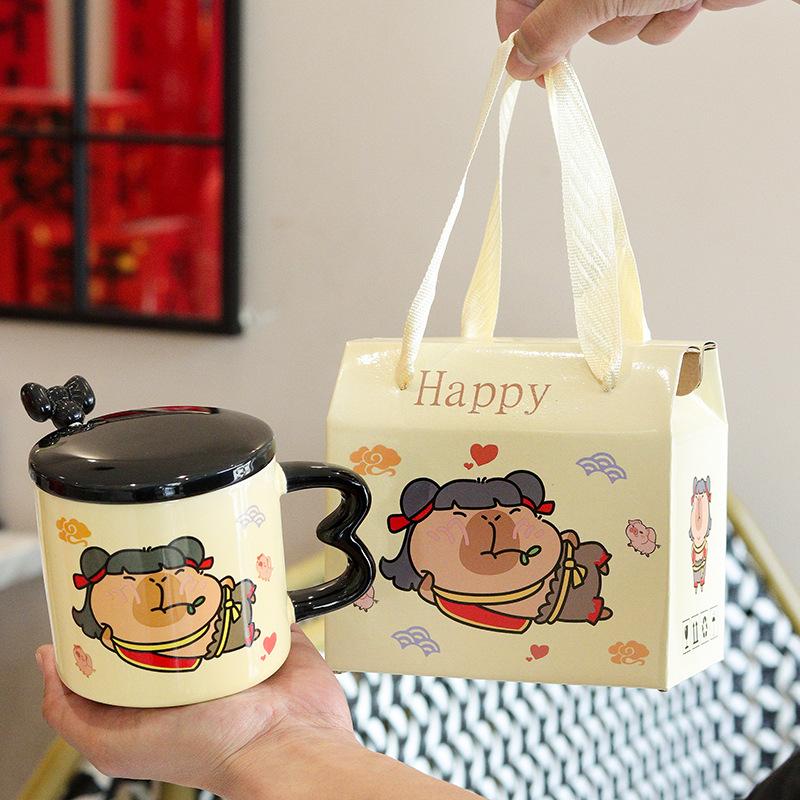 Kreativ och intressant Nezha-mugg med lock och sked med högt värde Hushållskoppar Söta keramiska koppar Vattenkopp Presentförpackningsset
