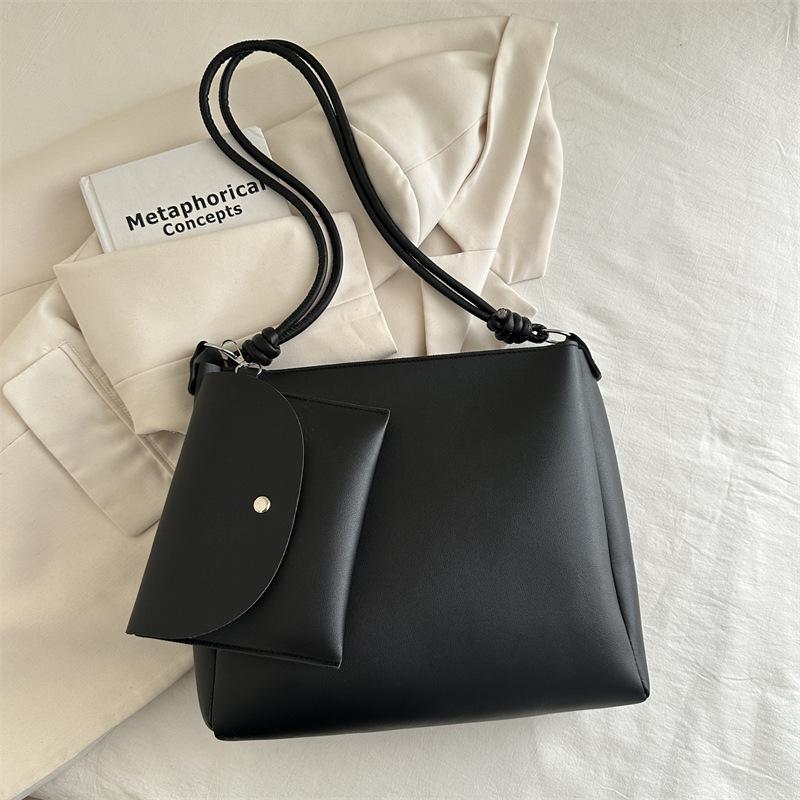 This Year's Popular Bags Women's Large-capacity Commuter Bags 2025 New Summer Retro Fashion Shoulder Bags Bucket Bags