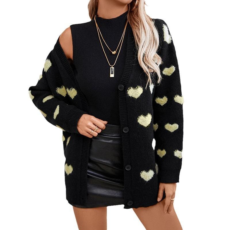 2024 Europäischer und Amerikanischer Herbst und Winter Neuer Strickpullover V-Ausschnitt Herz-Jacquard Mittelang Cardigan-Pullover für Damen