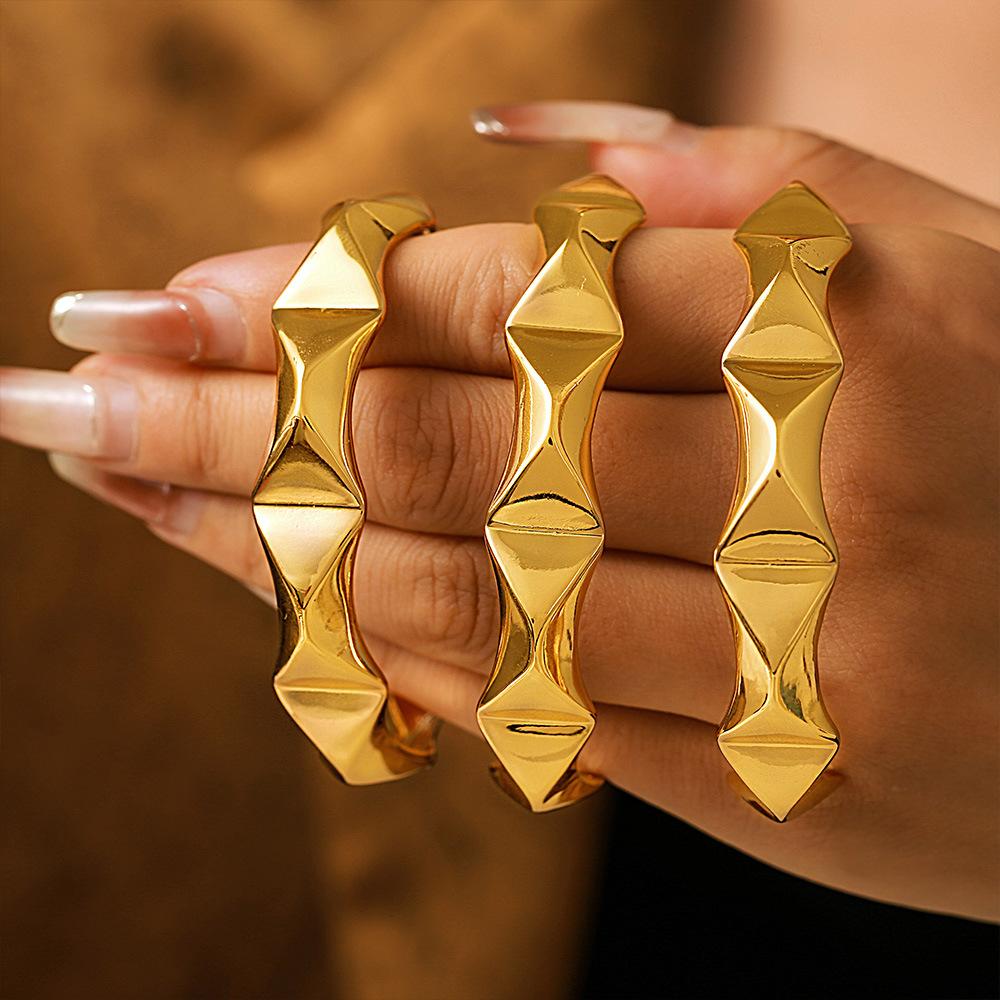 French Retro Geometric Concave-convex Bracelet Opening Adjustable Simple Bracelet Copper Material Water-plated 18K Gold