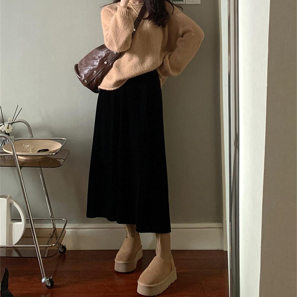 High-Quality French A-Line Black Velvet Skirt, Spring/Autumn 2026, Mid-Length, Plus Size, Flaw-Hiding Design