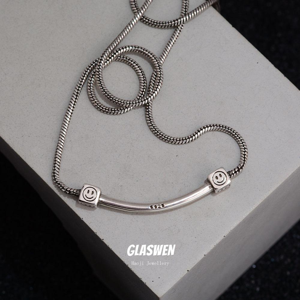 Vintage Square Smiley Face Pendant Necklace Women'S Light Luxury Smiling Style Accessories Collarbone Chain