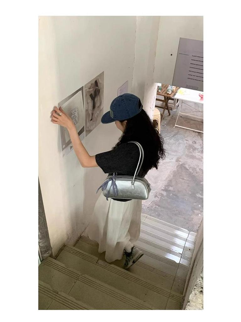 2024 Korean Spring Niche Ballet-Inspired Silver Shoulder Bag: Trendy & Versatile Handbag
