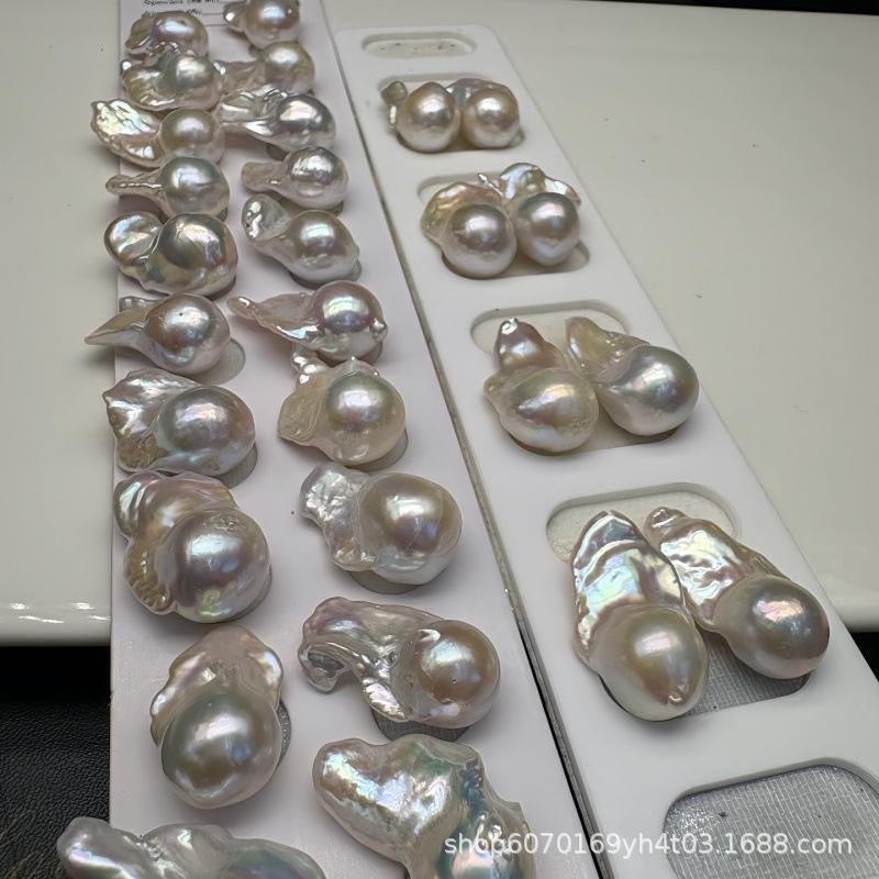 Пресноводный жемчуг барокко: 12-15 мм, Почти безупречные, Превосходный блеск, Идеально подобранная пара Summer 2025 белый