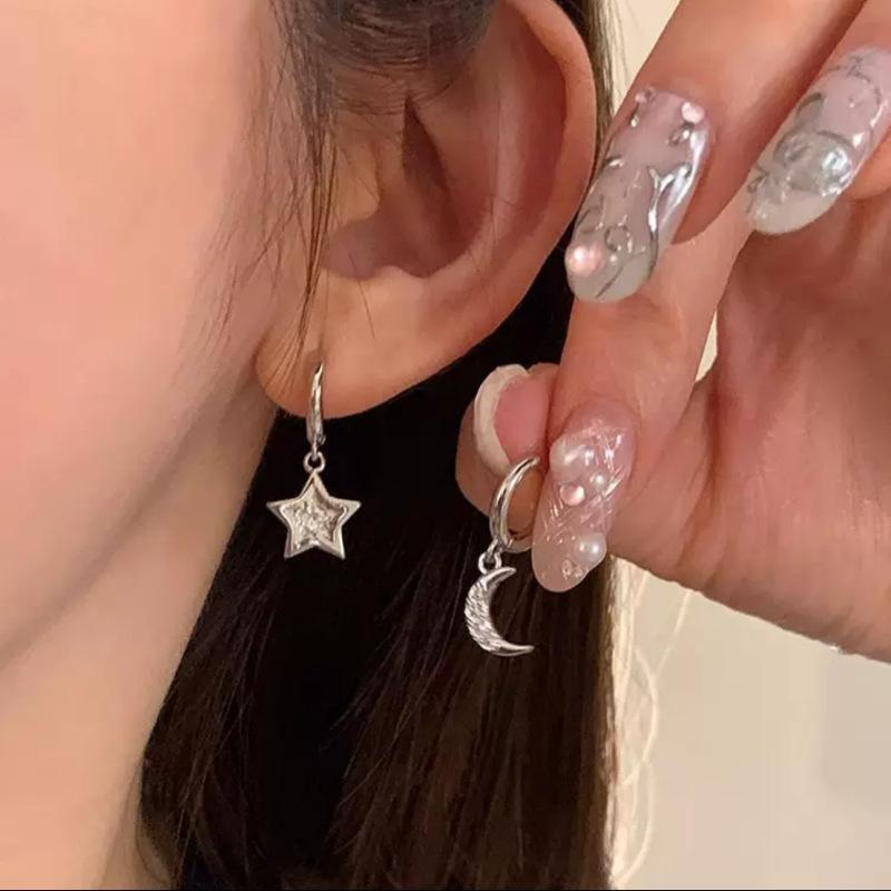 Niche design ins cold wind asymmetrical star and moon stud earrings temperament versatile high-end ear buckle earrings women