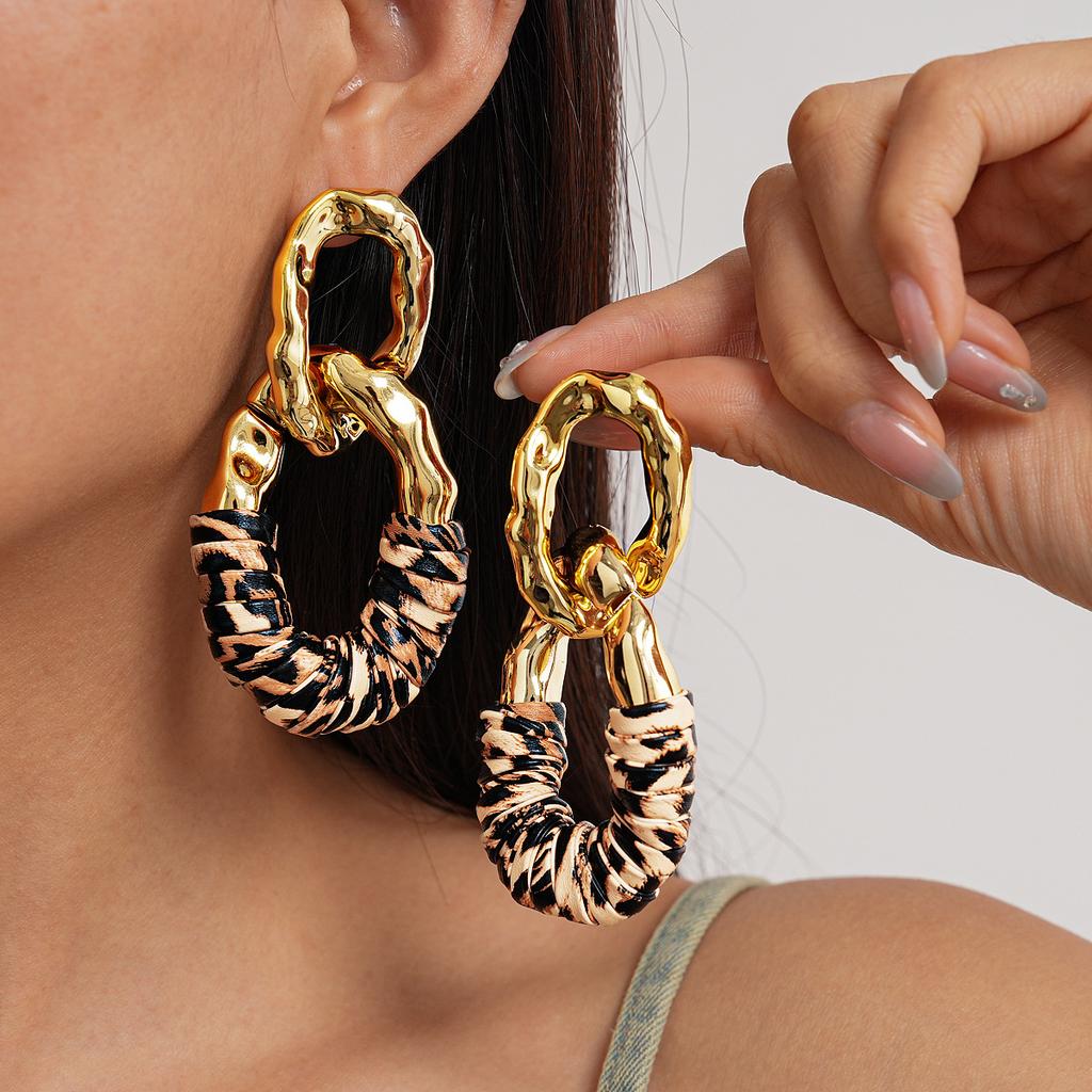 Geometric Oval Silver Needle Earrings, High-end and Elegant Earrings for Women