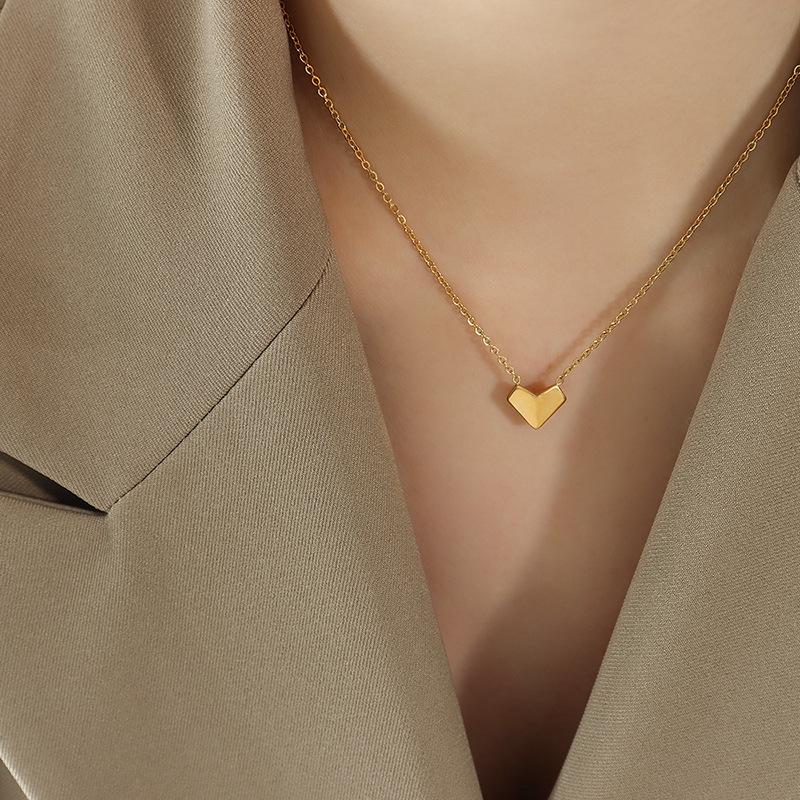 18k Gold-Plated Heart-Shaped Titanium Steel Clavicle Necklace - Handmade, Stylish, for Women