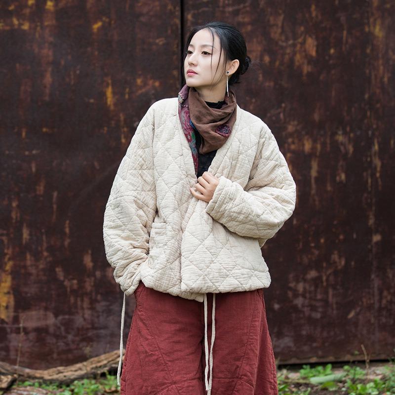 Winter Baumwoll- und Leinen-Damenbekleidung gepolsterte gesteppte warme Baumwollkleidung literarischer und lässiger Zen-Stil Rautenmuster Damen Kurzmantel Baumwollpolster