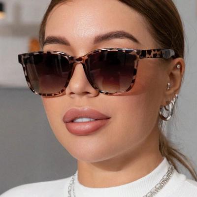 Retro Classic Vintage Square Sunglasses Women Oversized Sunglasses Women Men Retro Leopard Luxury Sun Glasses UV400 Glasses
