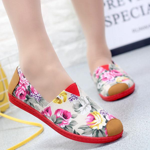 Four Seasons Low-top Embroidered Women's Canvas Shoes Flat Shoes Old Beijing Cloth Shoes Square Dance Shoes Elderly Shoes Lightweight