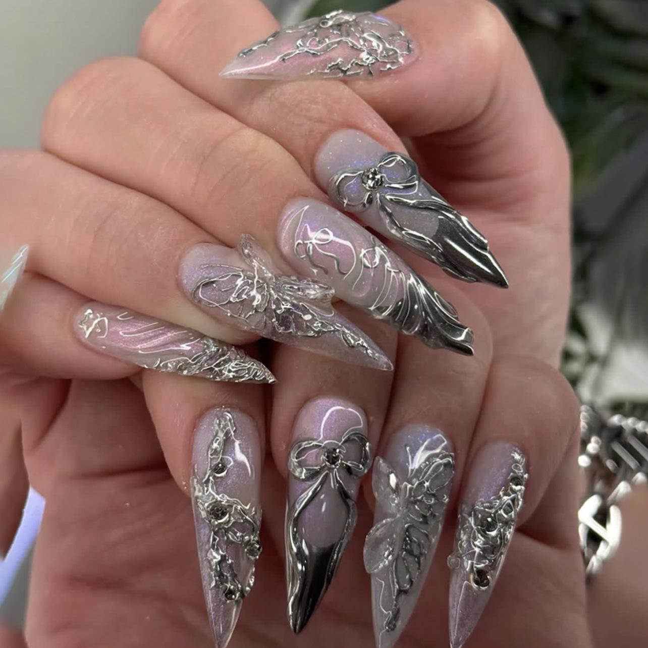 

3D Hot Silver Press-On Nails with Pearlescent Mirror Powder Finish: Long Pointed Tips