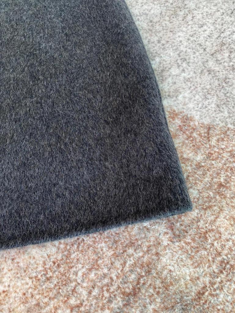 Pure color wool blend A-line bodycon half-skirt, women's grey, short, Korean style, simple, versatile for Autumn/Winter 2026 in black.