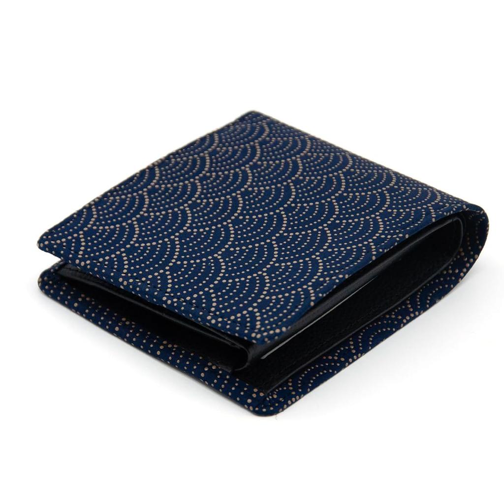 Inden Wallet Coin Purse Deerskin Traditional Craft Made in Japan Navy Blue with White Lacquer Seigaiha [Indenya] Bi-fold Men's No.2006 ([14-004]