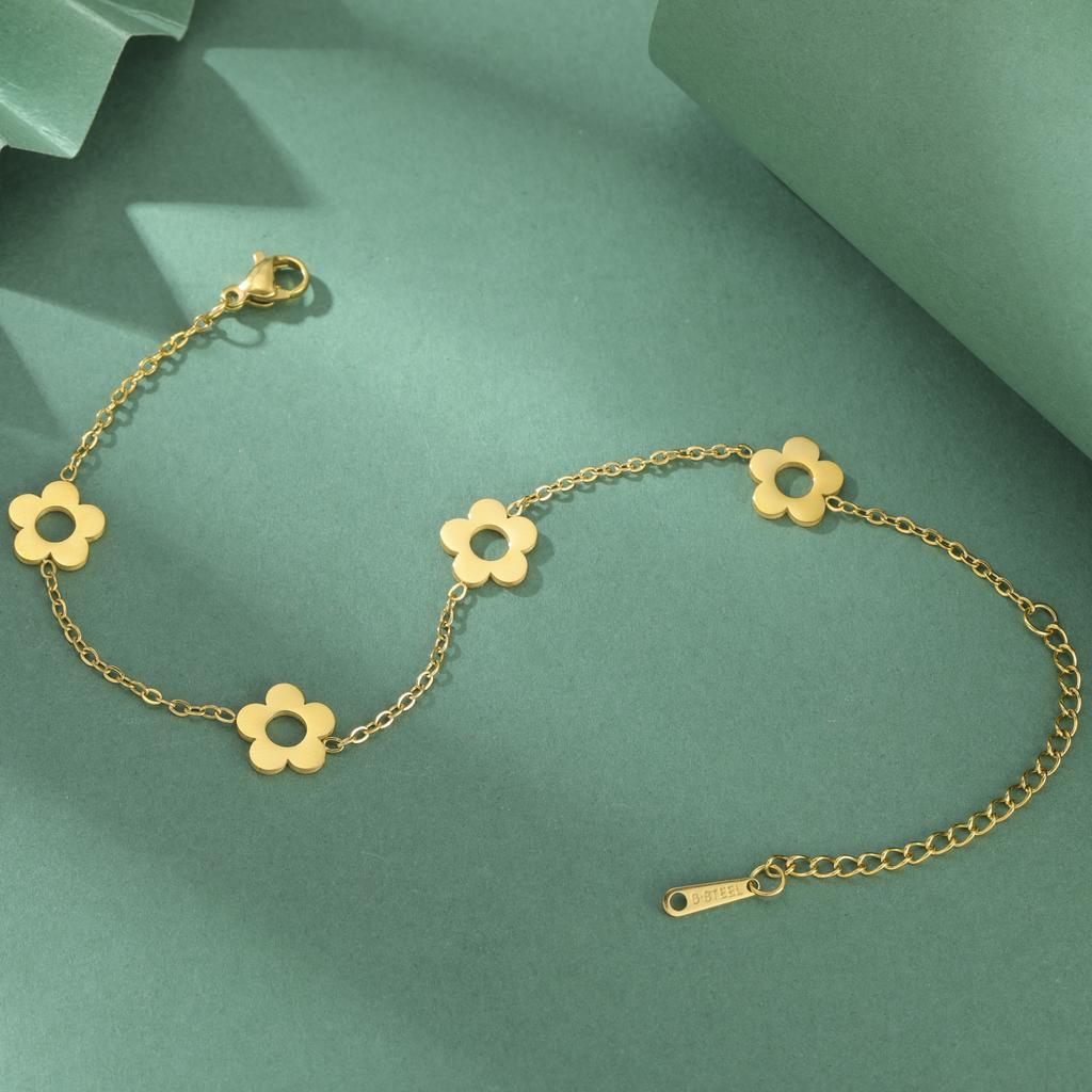 Simple Welded Flower Pendant Bracelet with Four Blossoms Fashion Versatile Best Friend Jewelry