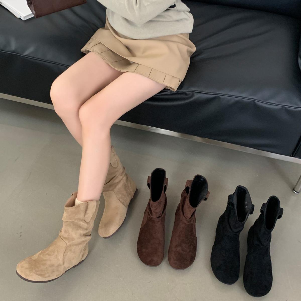 

In the autumn and winter of 2025, the new round-headed knight boots, thick-heeled comfortable high boots, and knee-length boots. 39 абрикосовый