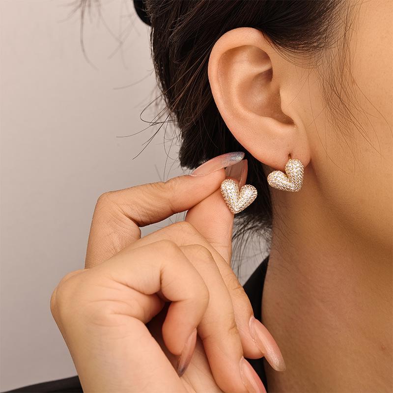 Luxurious Zircon Heart-Shaped Copper Alloy Stud Earrings for Women