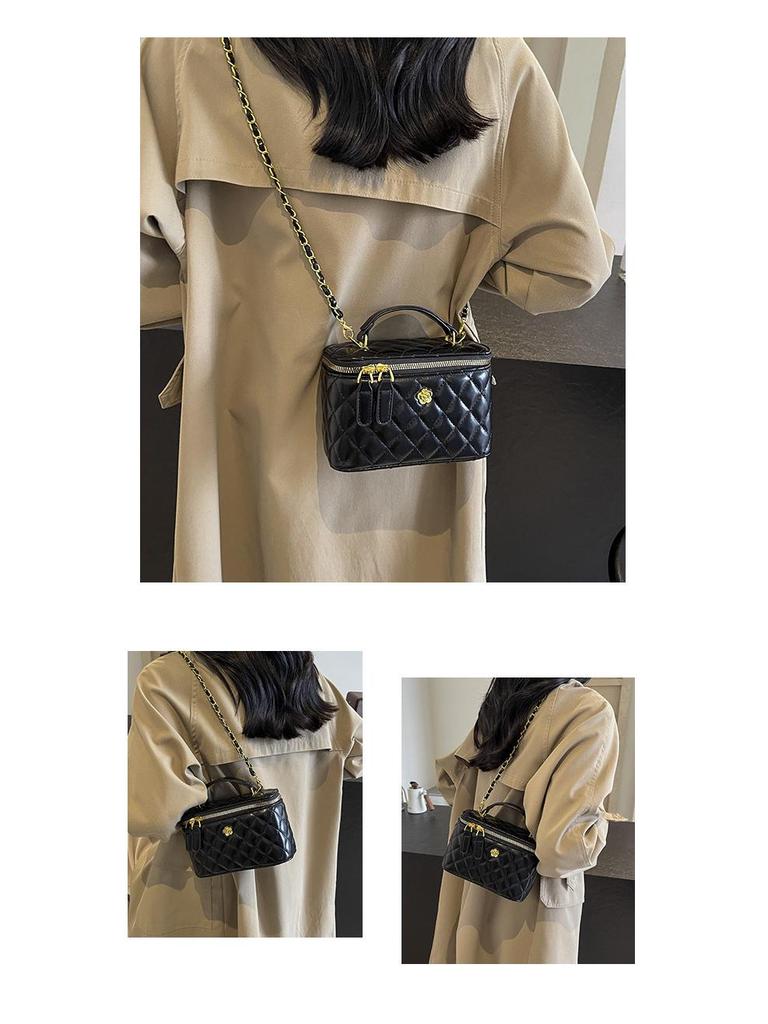 Inspired Textured Shoulder Bag - High-End Fashion 2024 Crossbody with Diamond Chain