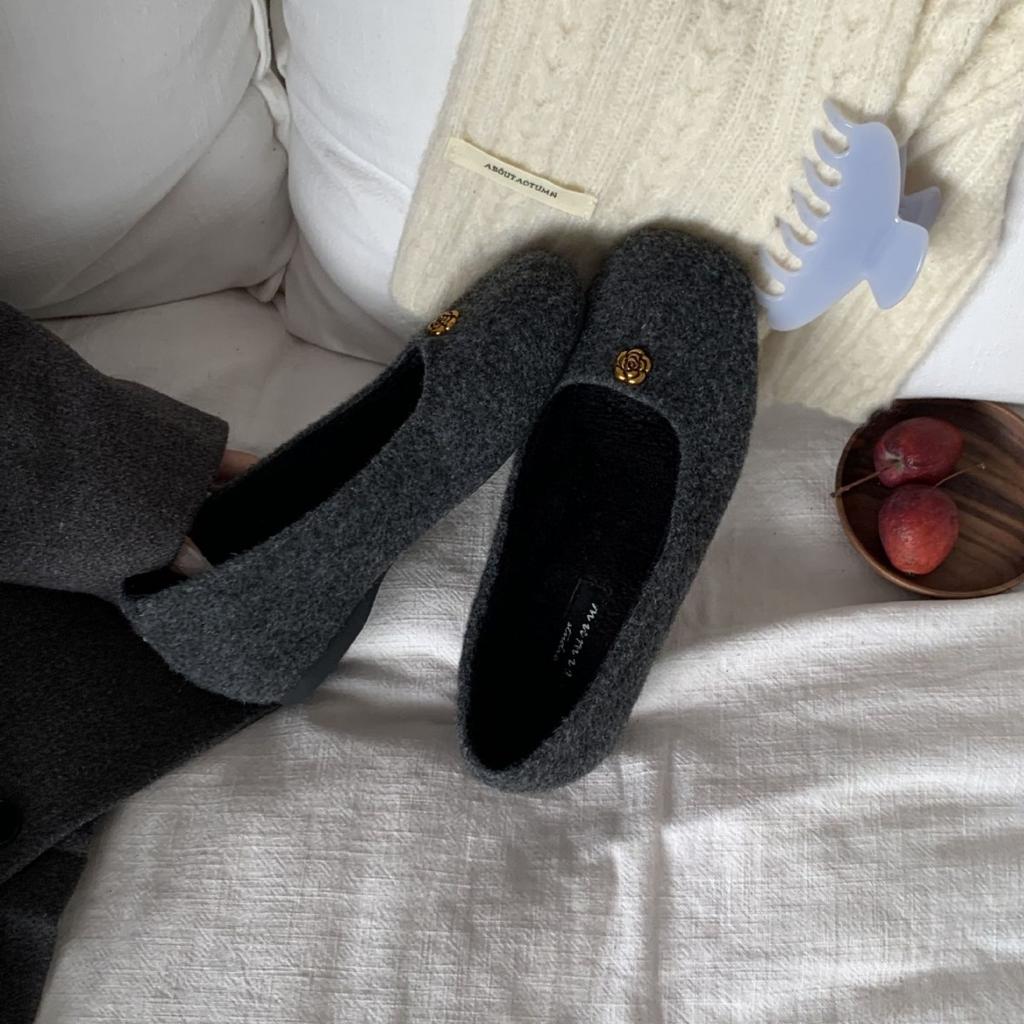 New winter fashion round head woolen metal flower inner sloping heel velvet women's single shoes