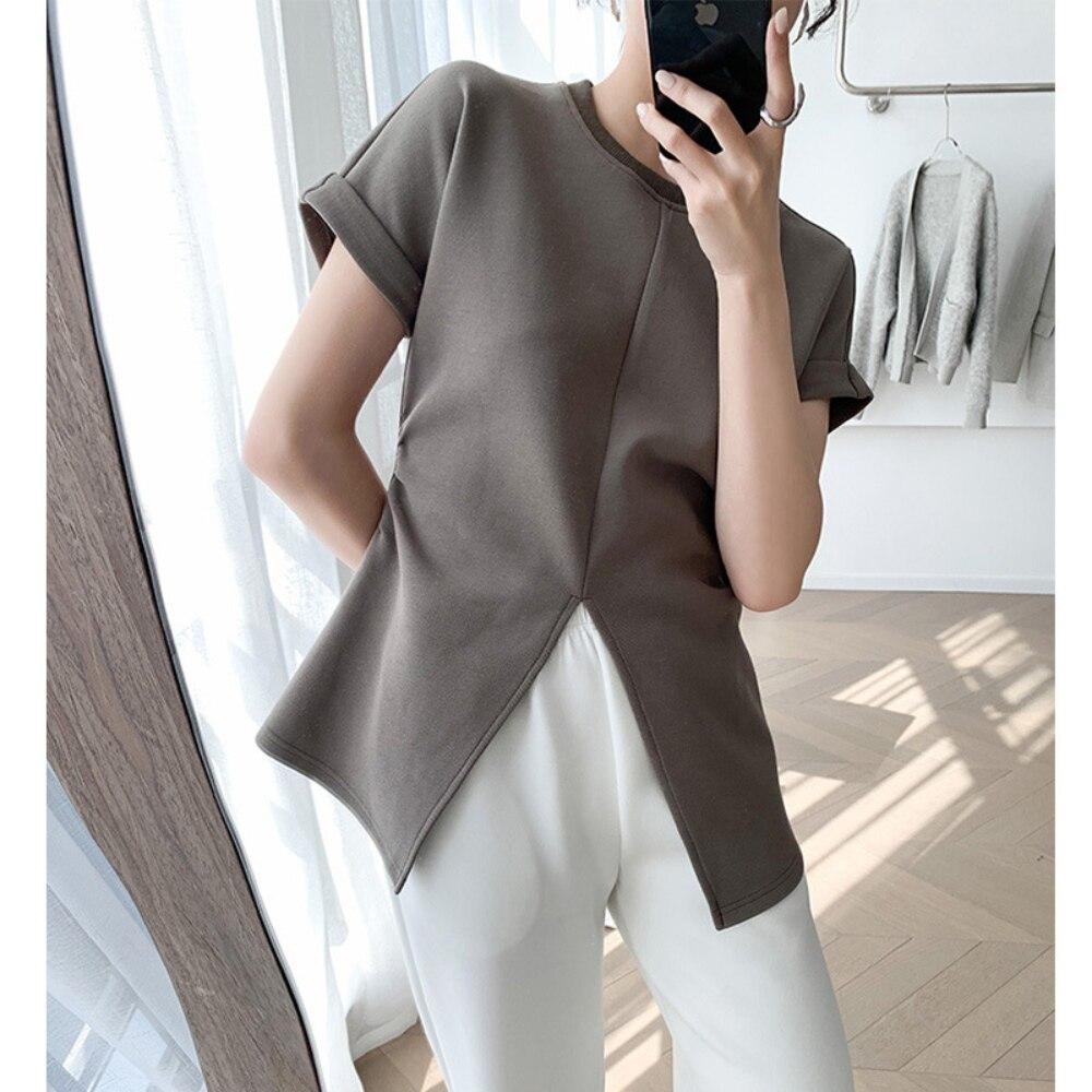 2022 summer Solid simple Elegant Ladies Tops Fashion Harajuku Dovetail Split Design Short Sleeve Tshirts Women O-neck Folds Slim
