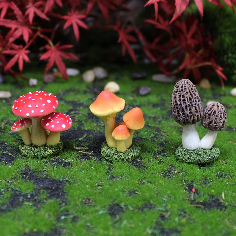 Cute Mini Resin Mushroom Shaped Figure Ornament Decor Statue Waterproof Miniature Gift Patio Bonsai Dollhouse Fairy Garden Lawn